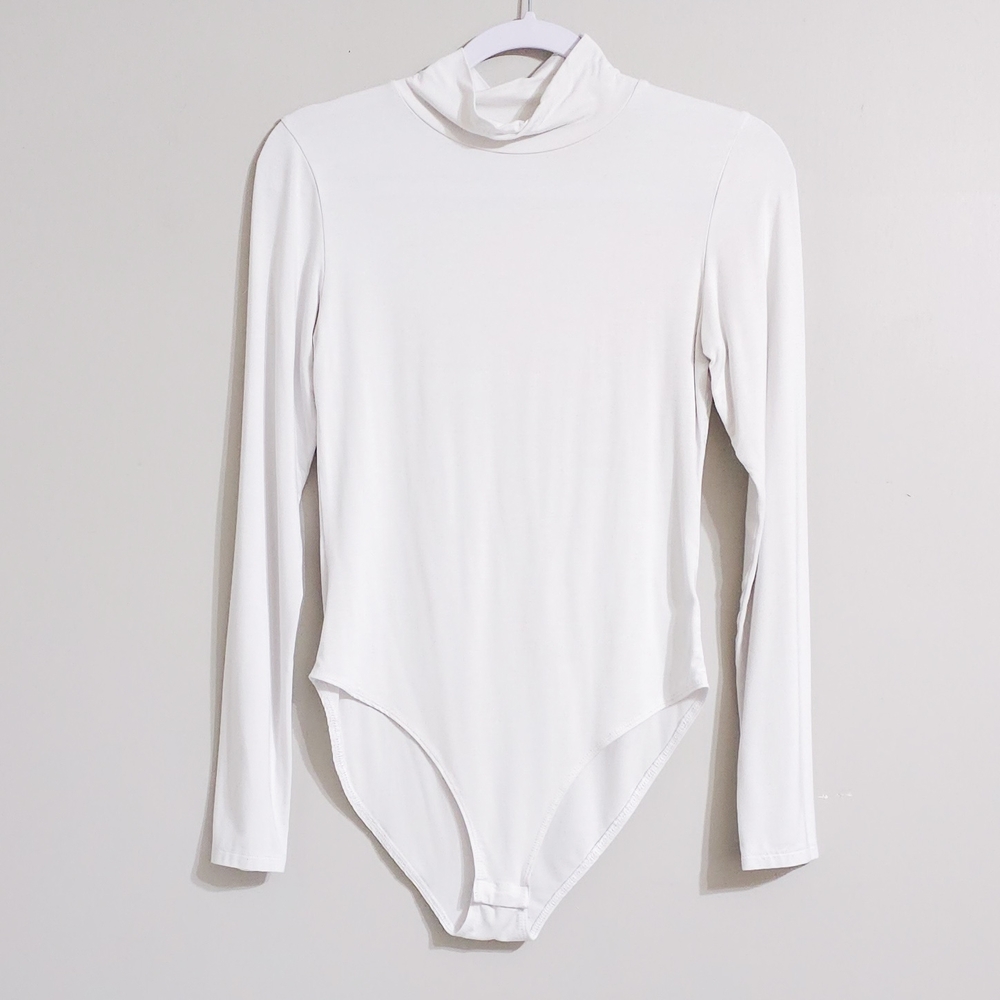 Mangopop Classic White Long-Sleeve Turtleneck Bodysuit Size Large